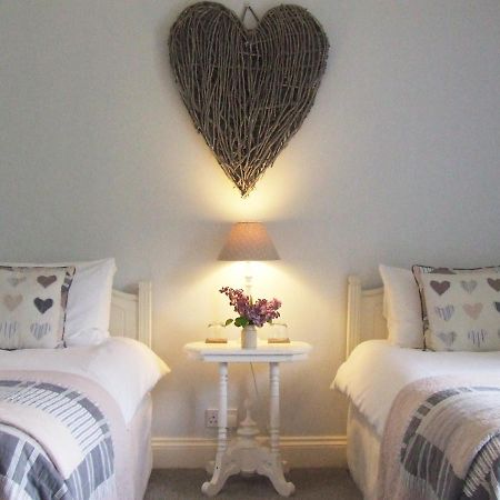 Lobhill Farmhouse Bed And Breakfast And Self Catering Accommodation Okehampton Esterno foto