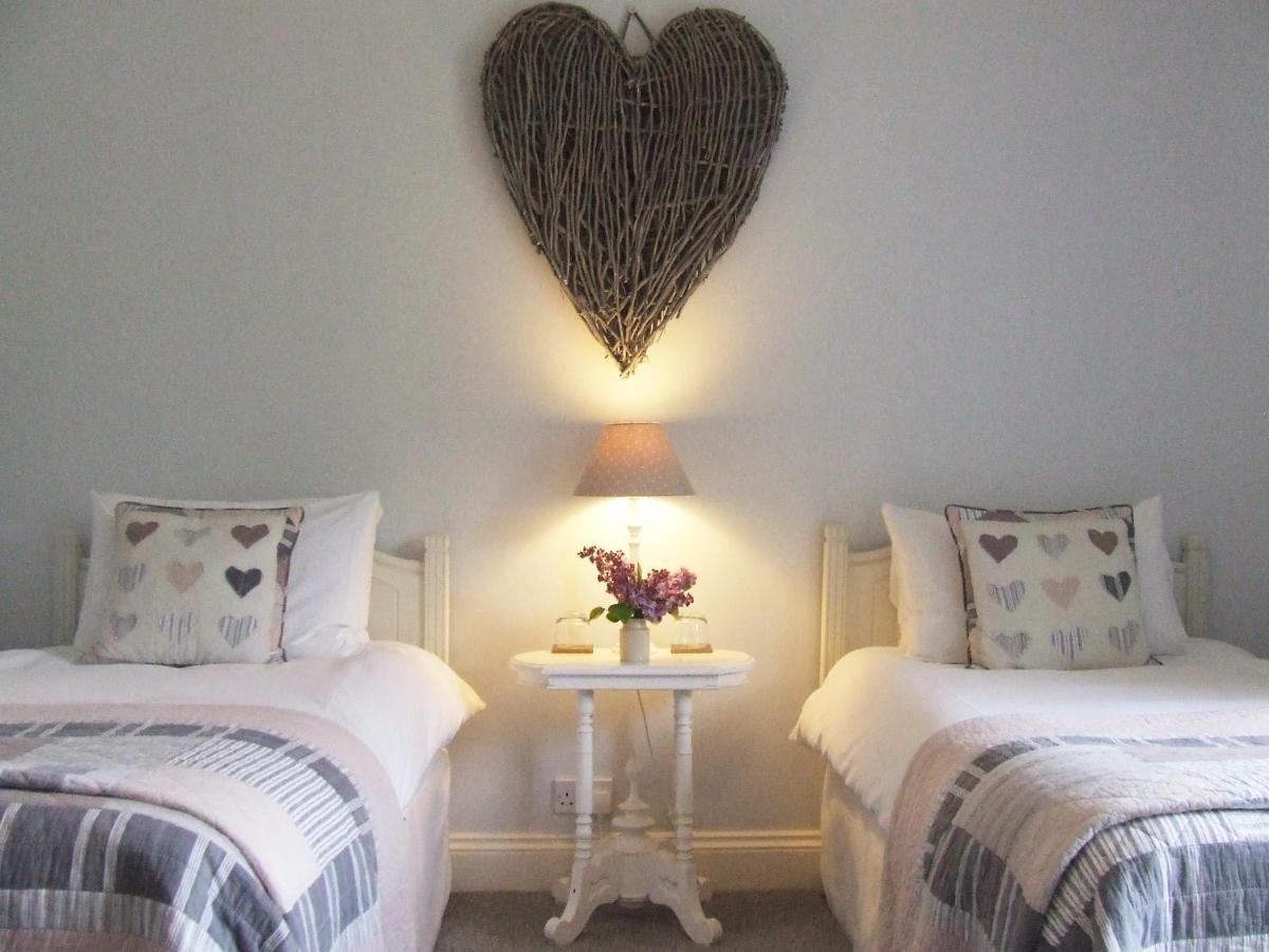 Lobhill Farmhouse Bed And Breakfast And Self Catering Accommodation Okehampton Esterno foto