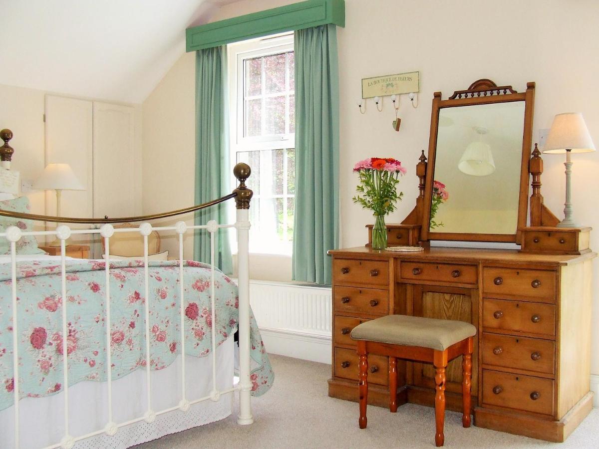 Lobhill Farmhouse Bed And Breakfast And Self Catering Accommodation Okehampton Esterno foto