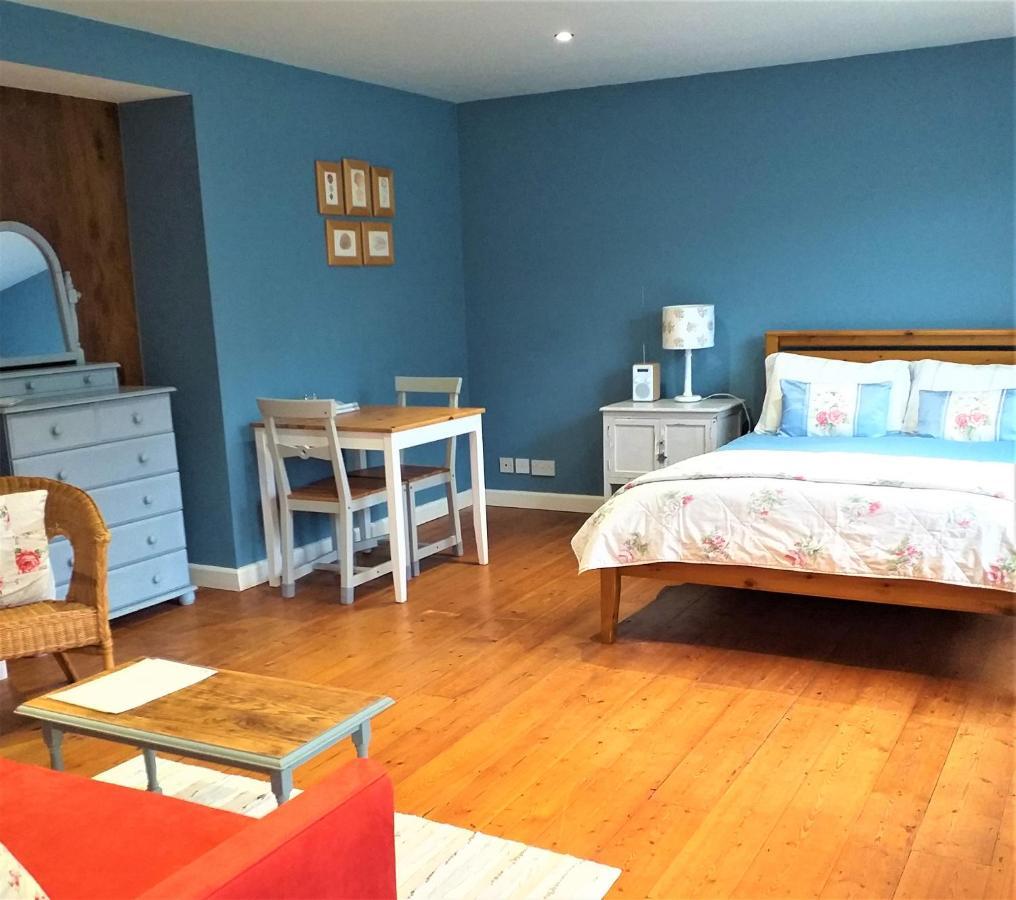 Lobhill Farmhouse Bed And Breakfast And Self Catering Accommodation Okehampton Esterno foto